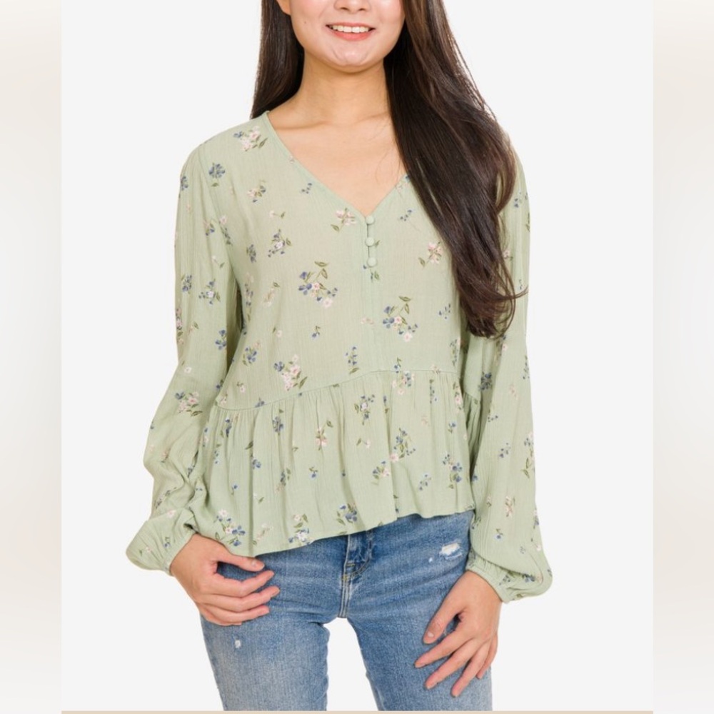 Hippie Rose Juniors' Printed Peplum-Hem Top- Green Floral